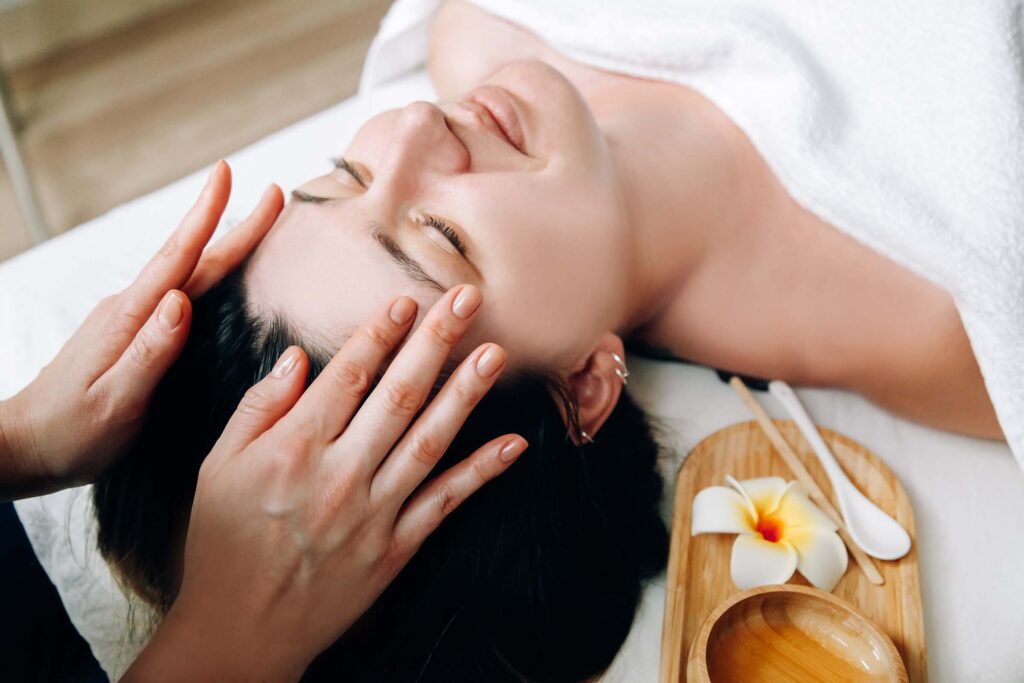 Facial Massage Spa Ph3t5mw.jpg